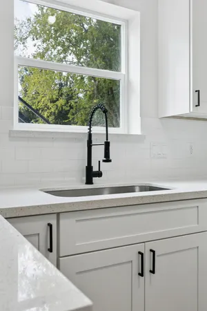 $1,650 | 422 New Hampshire Street, Unit B, Houston, TX 77029