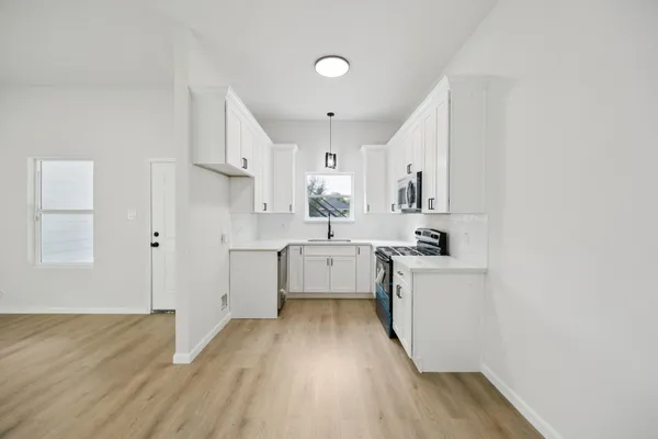 $1,650 | 422 New Hampshire Street, Unit B, Houston, TX 77029