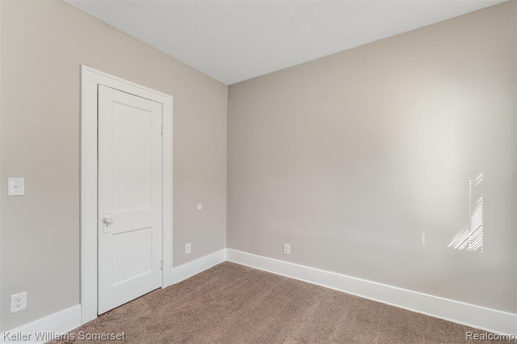 22065 Linwood Eastpointe, MI 48021 - Photo 10 of 27