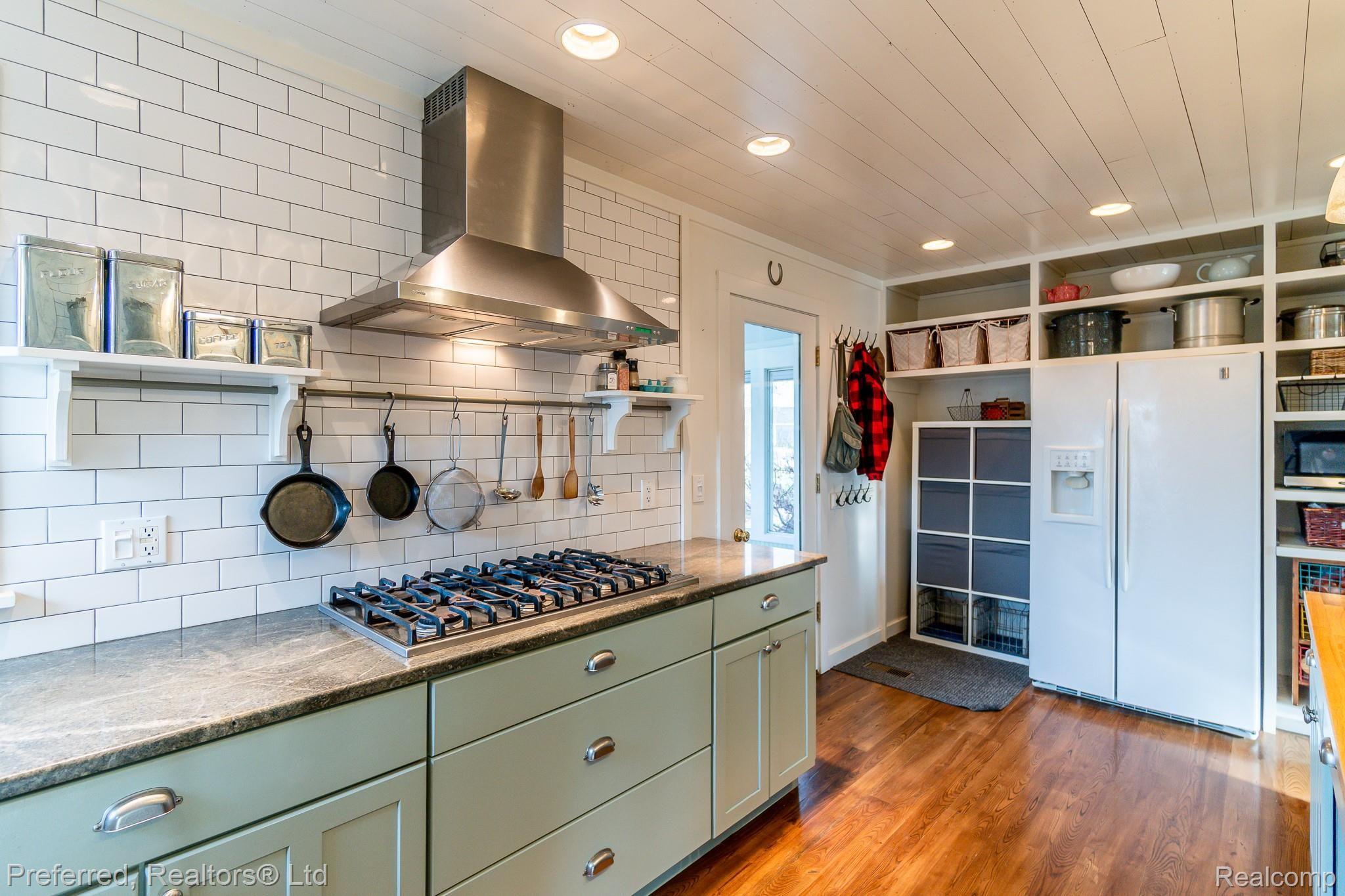 9901 Warren Road Plymouth, MI 48170 - Photo 8 of 39 Warren-12.jpg