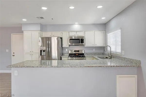 $2,100 | 1829 Runningbear Drive, Las Vegas, NV 89108