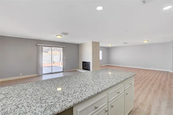 $2,100 | 1829 Runningbear Drive, Las Vegas, NV 89108