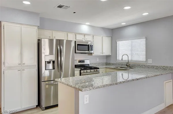 $2,100 | 1829 Runningbear Drive, Las Vegas, NV 89108