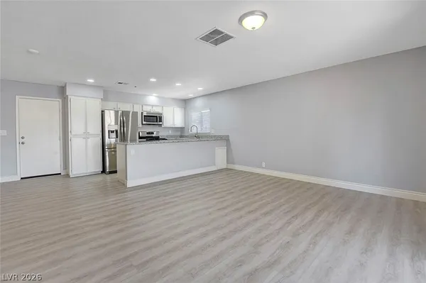 $2,100 | 1829 Runningbear Drive, Las Vegas, NV 89108