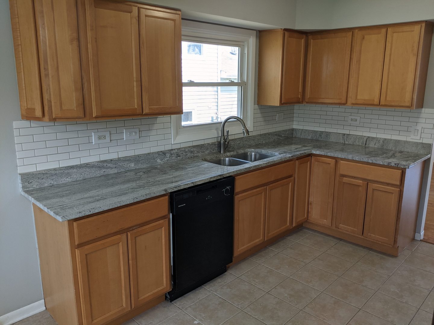 1413 Swallow Street Naperville, IL 60565 - Photo 9 of 24