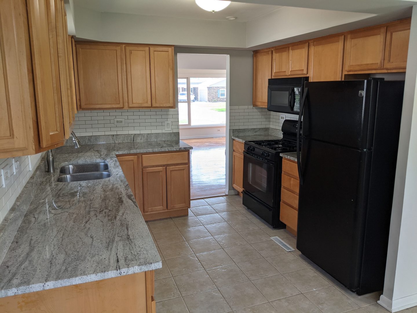 1413 Swallow Street Naperville, IL 60565 - Photo 10 of 24