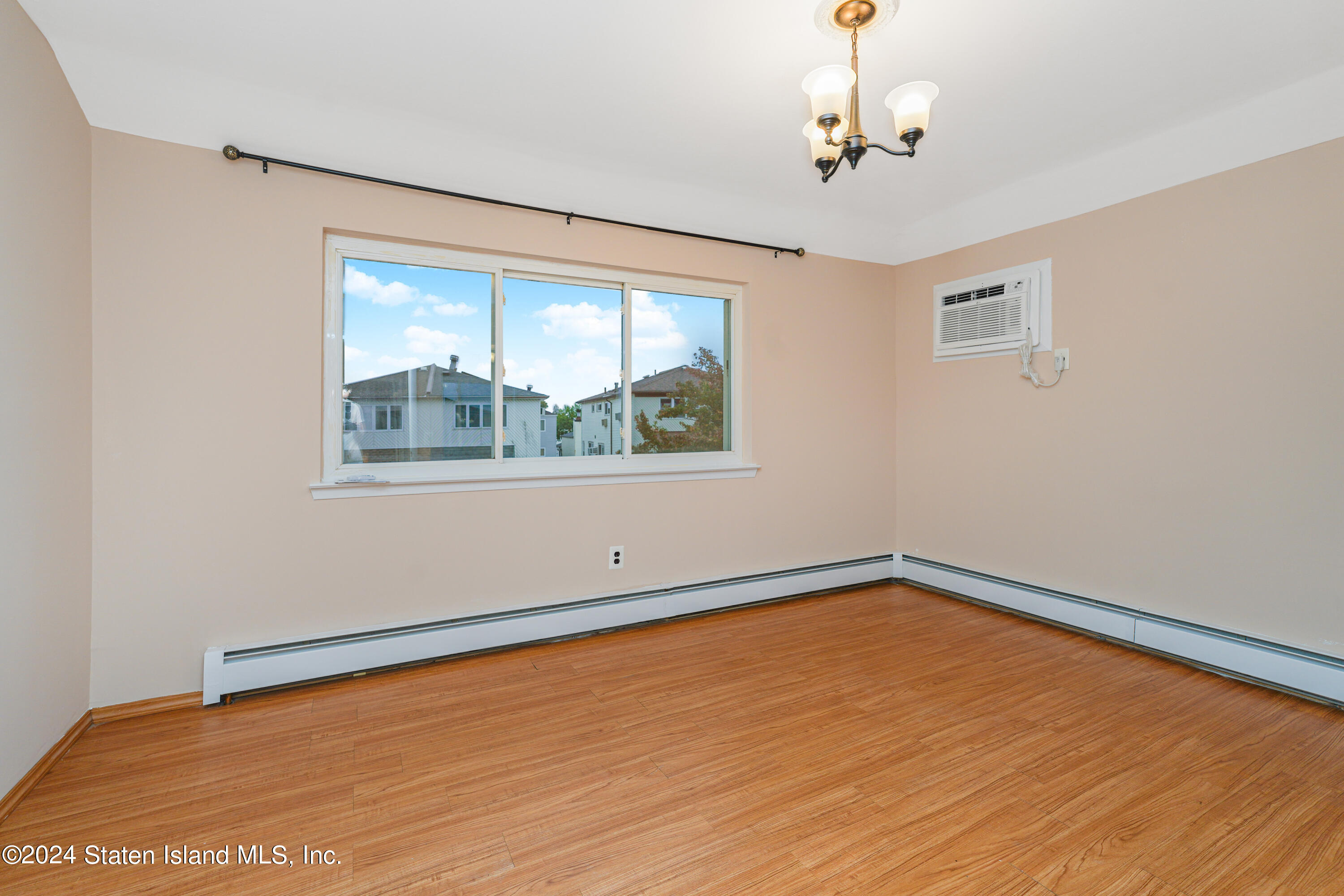 88 Green Valley Road Staten Island, NY 10312 - Photo 20 of 39 photo sep 22 2024, 5 51 25 am