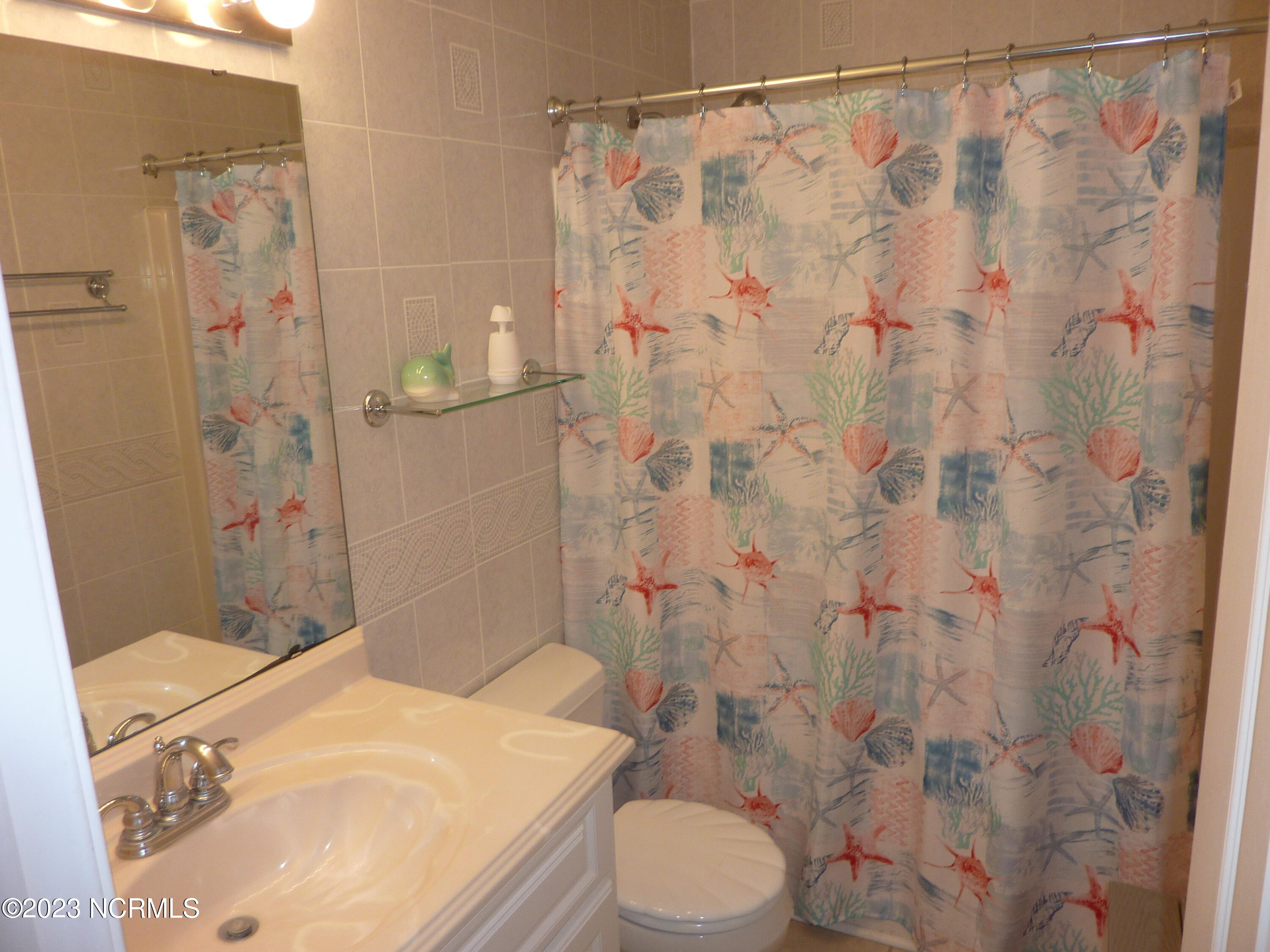 103 Pond Drive Atlantic Beach, NC 28512 - Photo 14 of 15 2nd Floor Bathroom