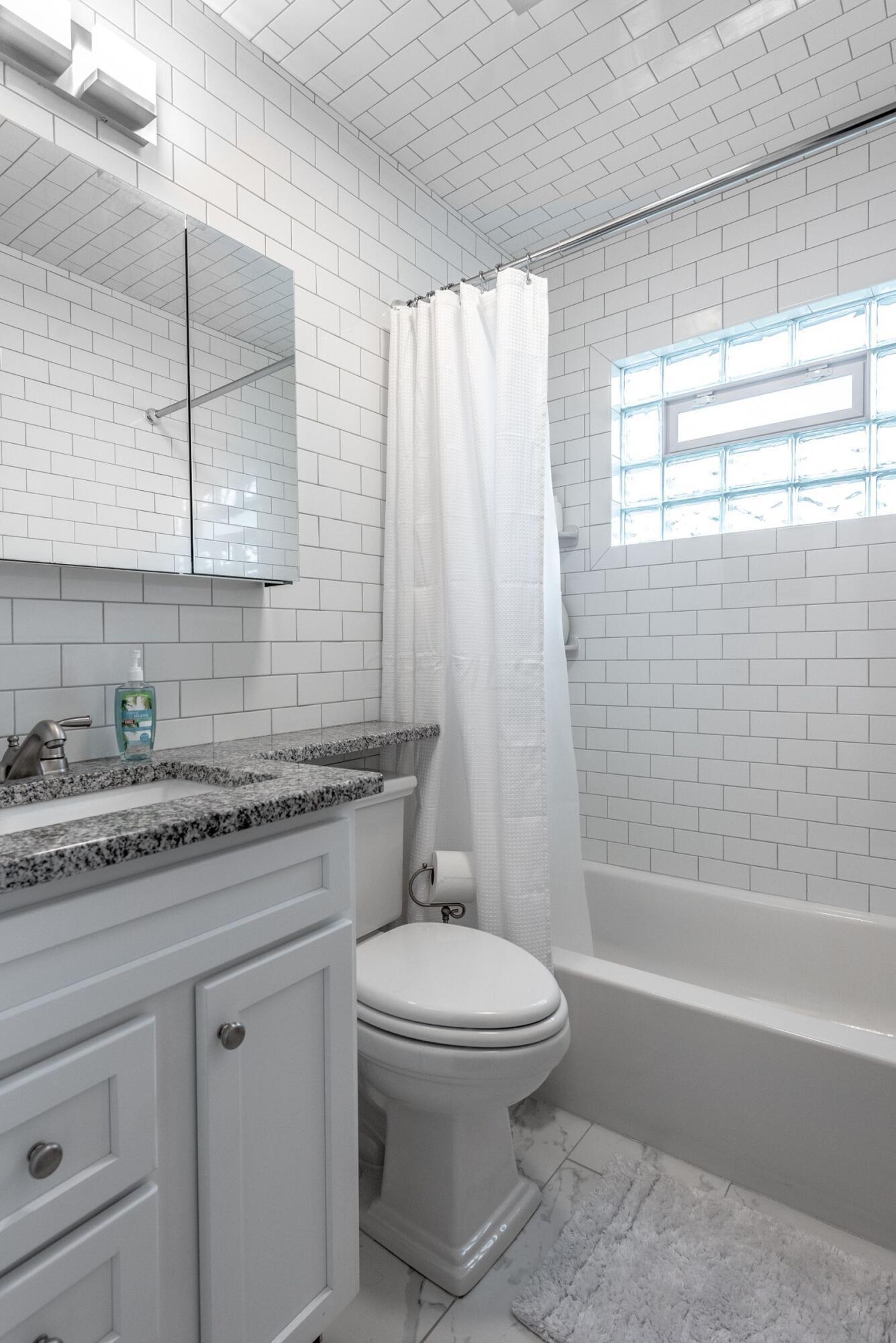 2217 Shrewsbury Road Columbus, OH 43221 - Photo 14 of 38 Shrewsbury 15