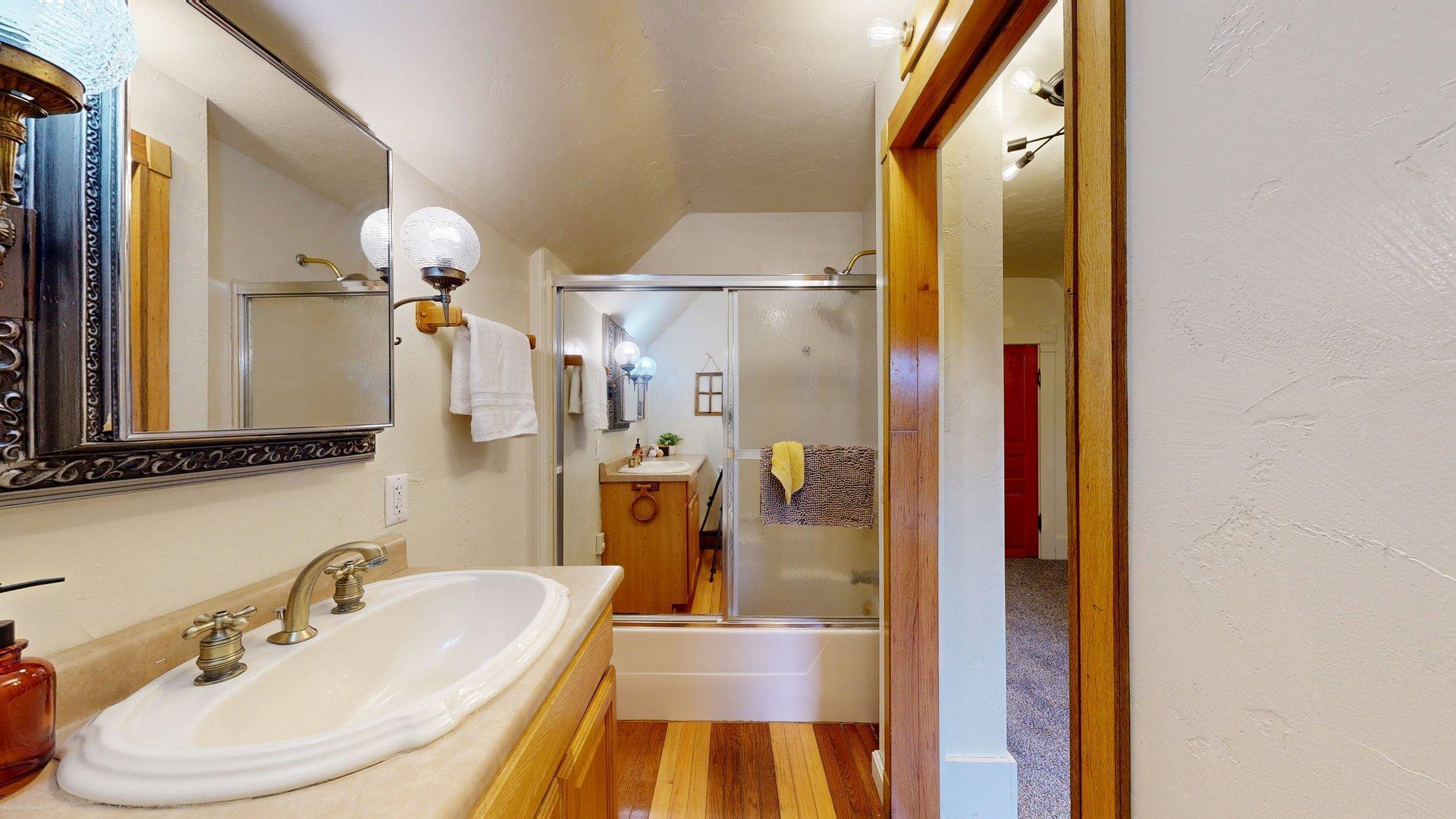 625 Grove Street Fort Atkinson, WI 53538 - Photo 24 of 35 Upper Bath - View 2