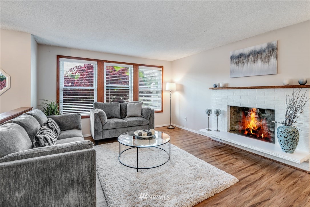 221 218th Place Southwest Bothell, WA 98021 - Photo 4 of 40