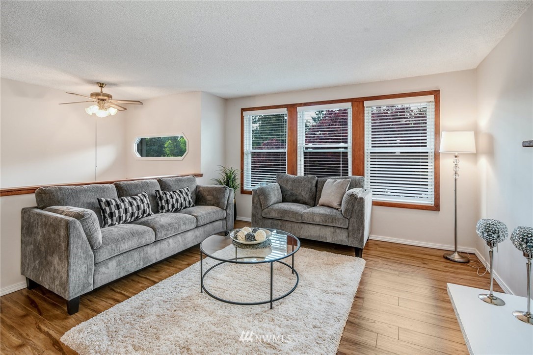 221 218th Place Southwest Bothell, WA 98021 - Photo 5 of 40
