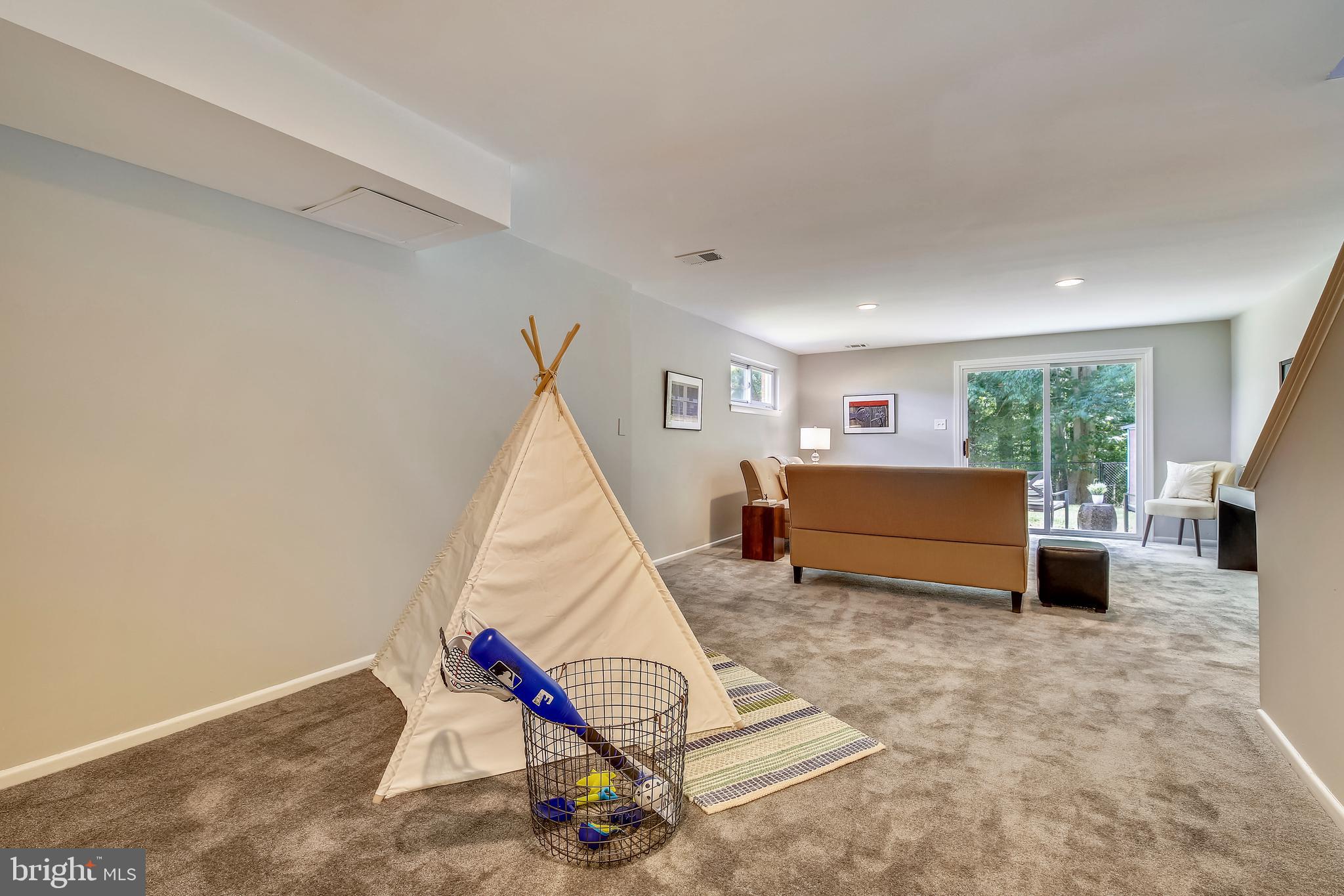 912 Lowander Lane Silver Spring, MD 20901 - Photo 27 of 41 Gallery Image 27