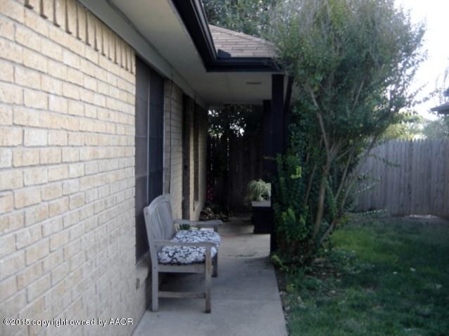 3103 Surf Drive Amarillo, TX 79110 - Photo 3 of 19 entry to front