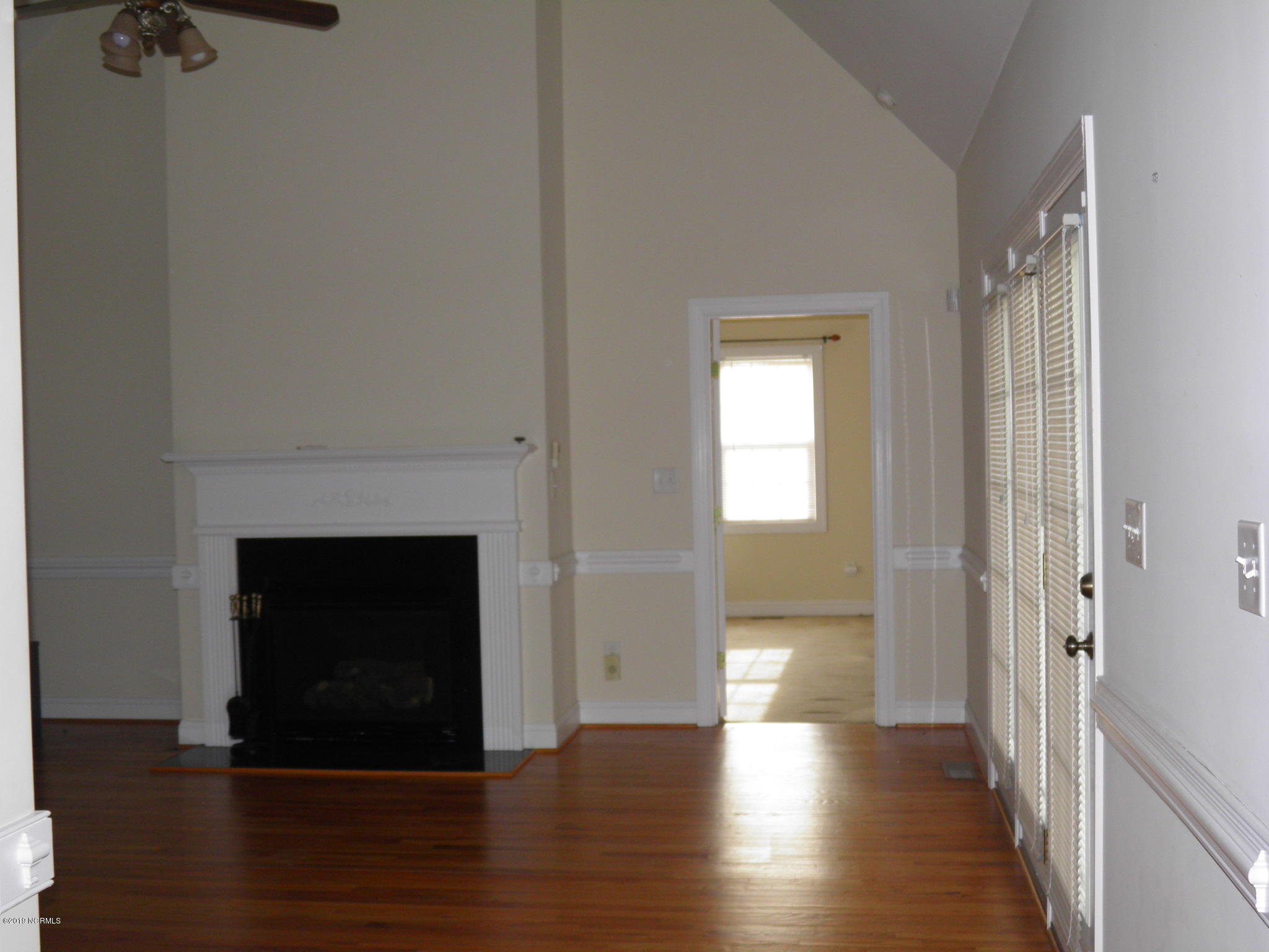 1700 Spring Pond Road Nashville, NC 27856 - Photo 4 of 19 Great Room and entrance into the master bedroom