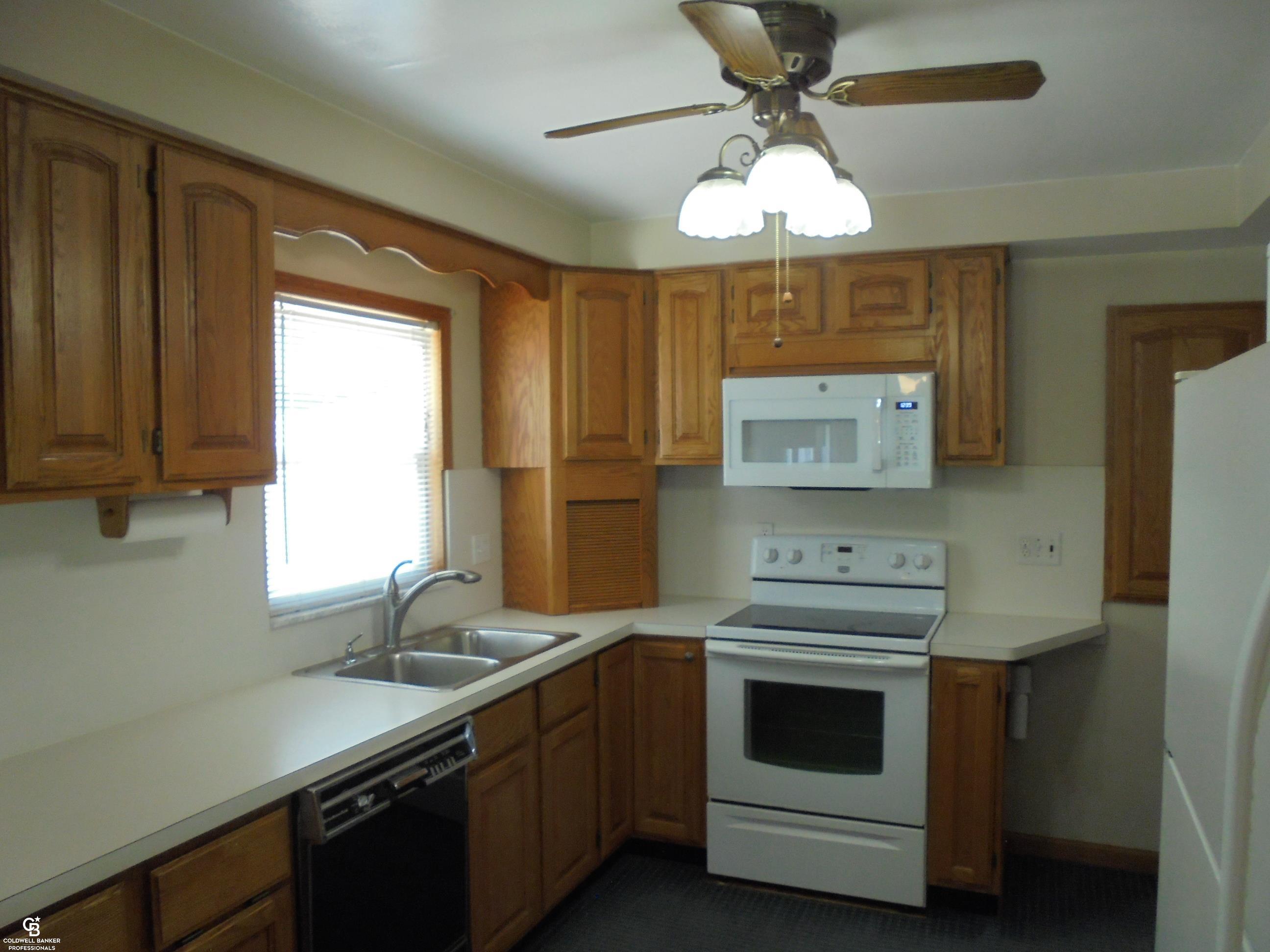 18138 22 Mile Road Macomb, MI 48044 - Photo 17 of 41