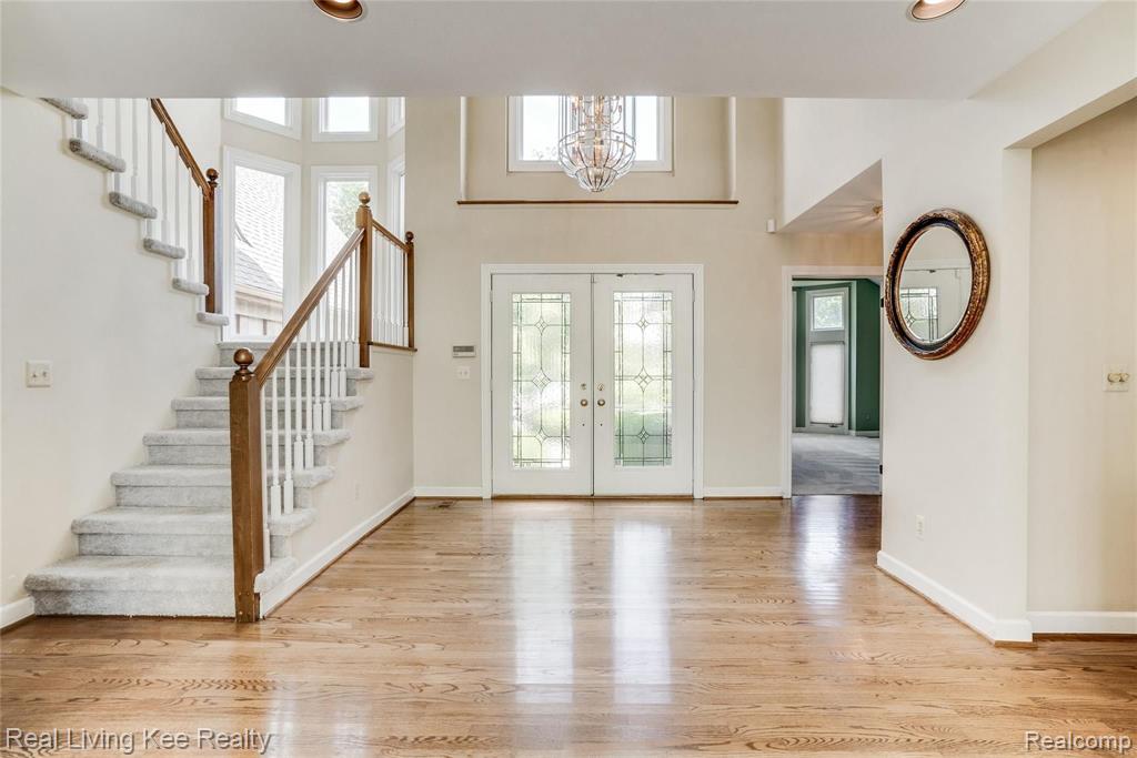 6368 Peach Tree Court Rochester Hills, MI 48306 - Photo 9 of 54