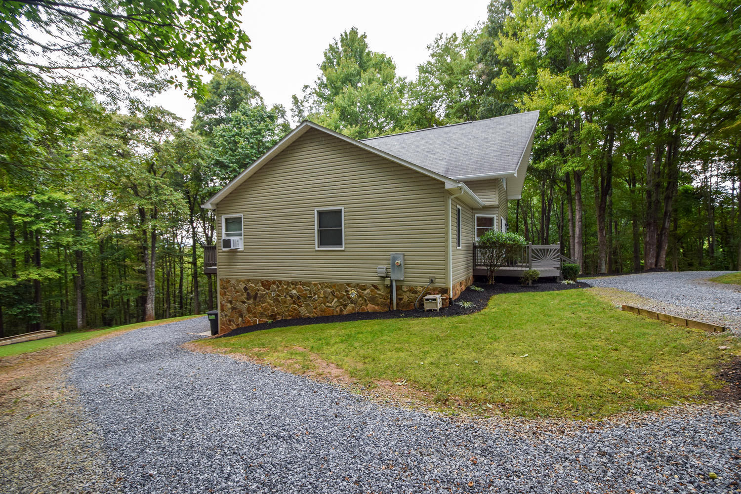 256 Deep Woods Road Hardy, VA 24101 - Photo 30 of 42 a view of a house with backyard and garden