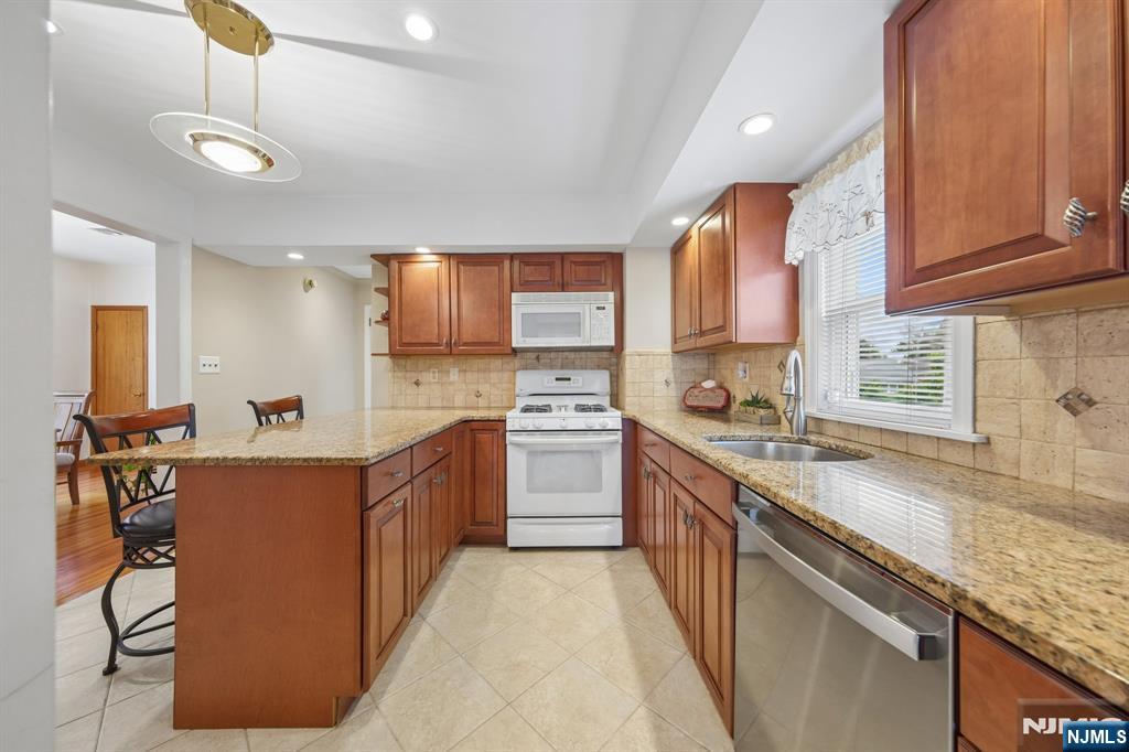 562 Valley Road Clifton, NJ 07013 - Photo 15 of 35