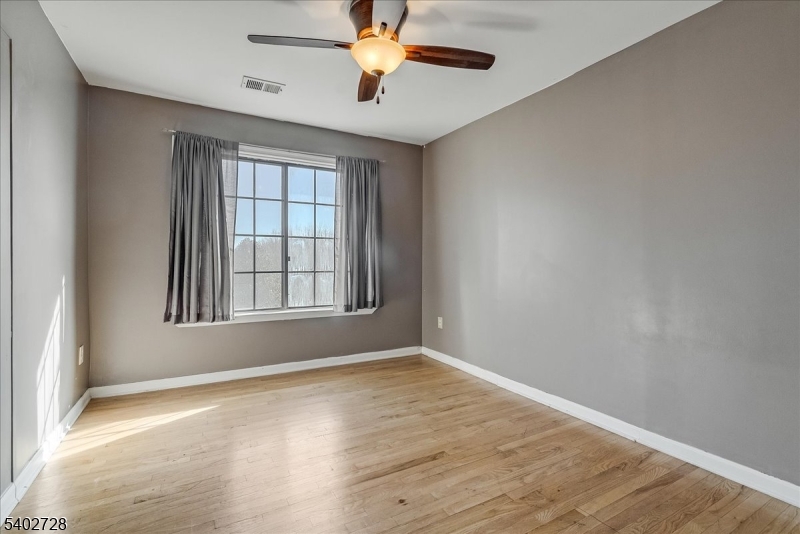 2405 Privet Way Bernards, NJ 07920 - Photo 14 of 26