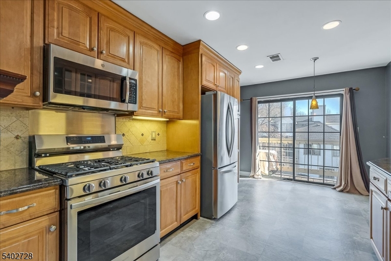 2405 Privet Way Bernards, NJ 07920 - Photo 15 of 26