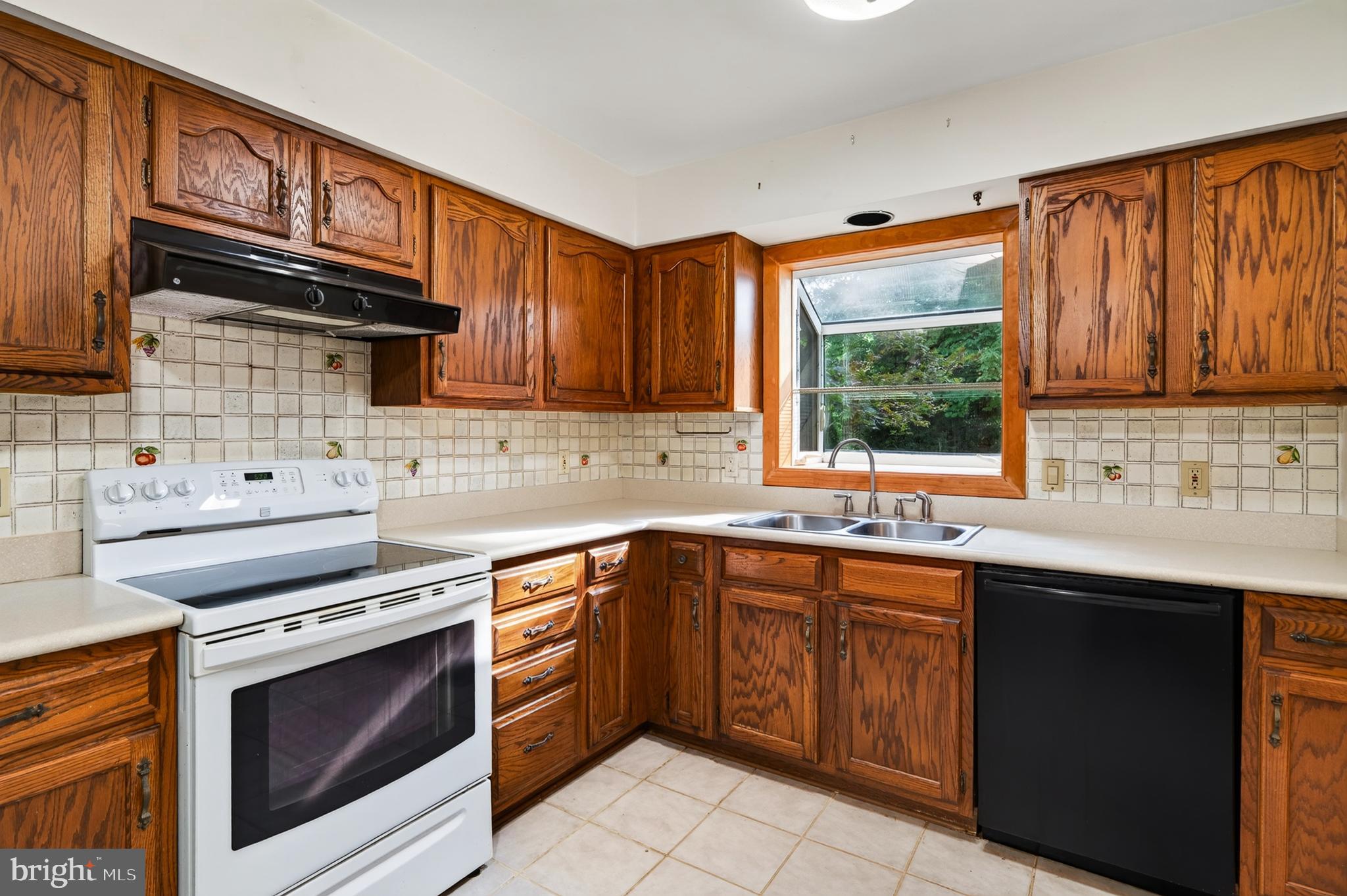 2602 Pheasant Run Spring City, PA 19475 - Photo 13 of 28 Gallery Image 13