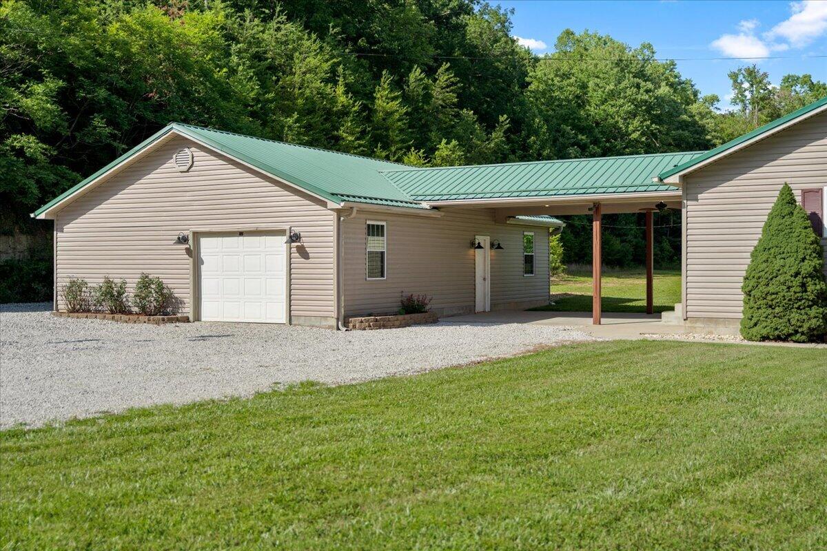 3449 Barkers Branch Road Zoe, KY 41397 - Photo 39 of 58 39-IVA09205