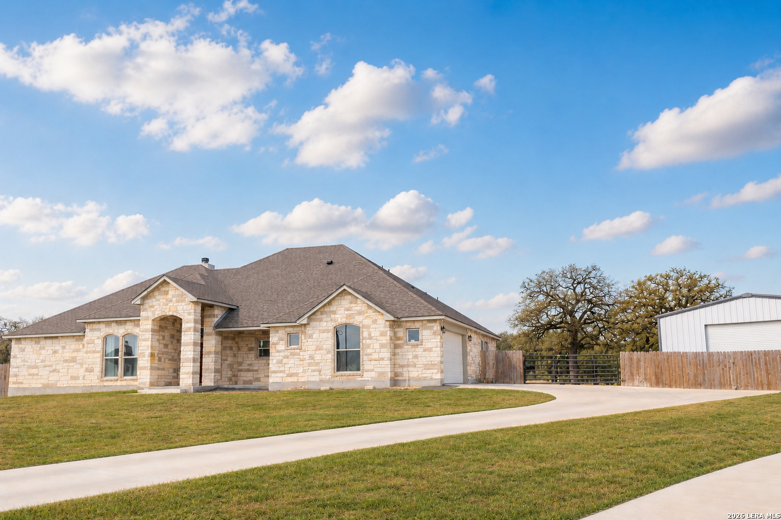 113 Ava Rdg Dr. La Vernia, TX 78121 - Photo 4 of 53