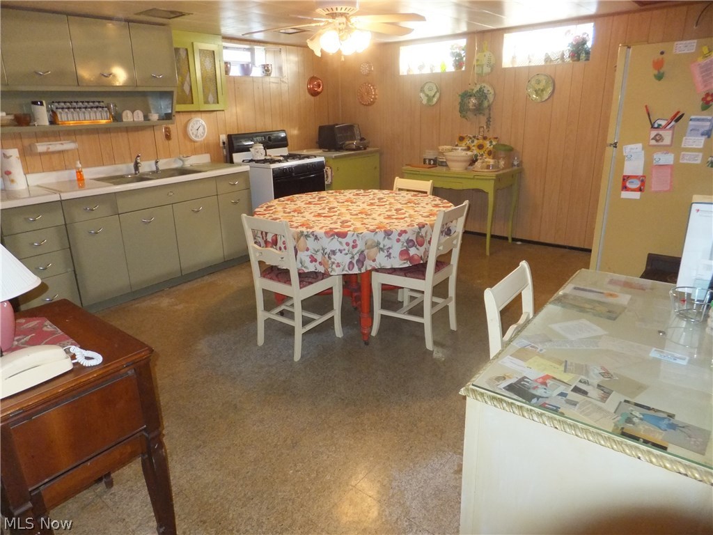 7269 Maplewood Road Parma, OH 44130 - Photo 17 of 25 Gallery Image 17