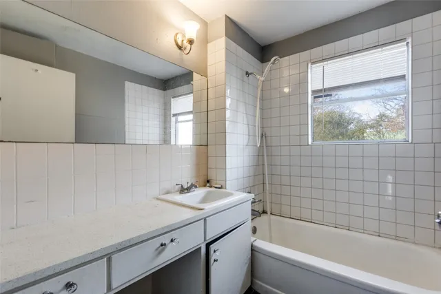 $175,000 | 705 Campbell Street, Lockhart, TX 78644