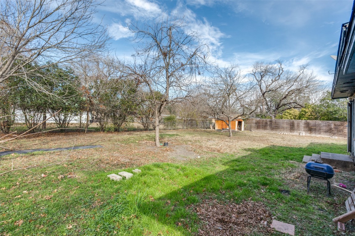 705 Campbell Street Lockhart, TX 78644 - Photo 21 of 30 a view of park with trees