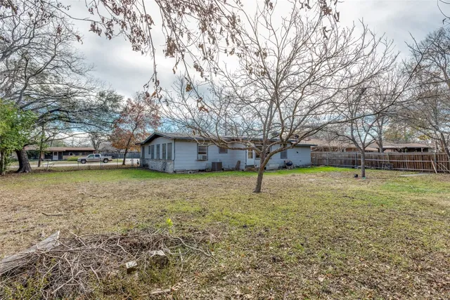 $175,000 | 705 Campbell Street, Lockhart, TX 78644