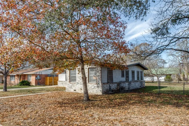 $175,000 | 705 Campbell Street, Lockhart, TX 78644