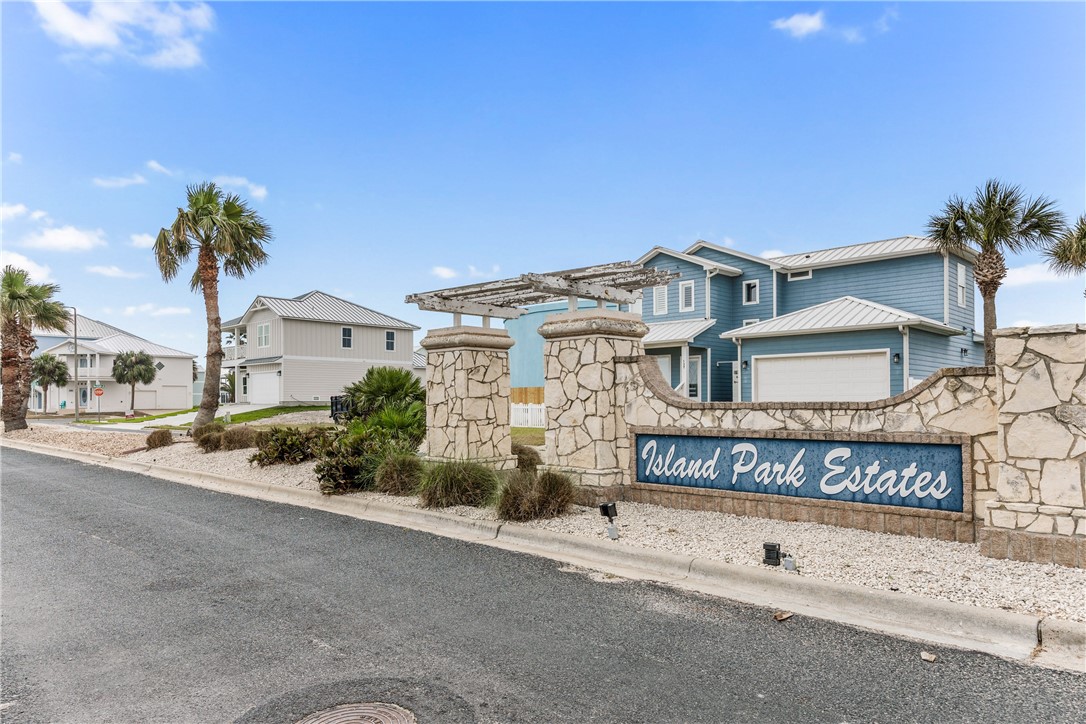 129 Frontside Drive Corpus Christi, TX 78373 - Photo 3 of 21 a view of a house with a street
