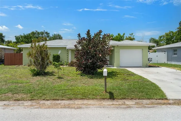 $470,000 | 9812 51st Avenue North, St. Petersburg, FL 33708
