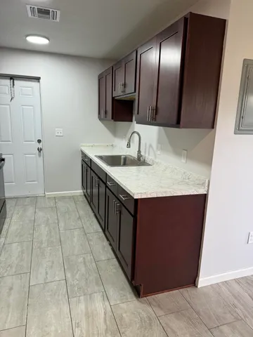 $1,050 | 4250 25th Avenue, Unit B, Vero Beach, FL 32967