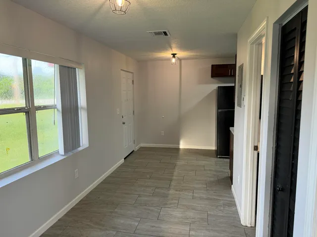 $1,050 | 4250 25th Avenue, Unit B, Vero Beach, FL 32967