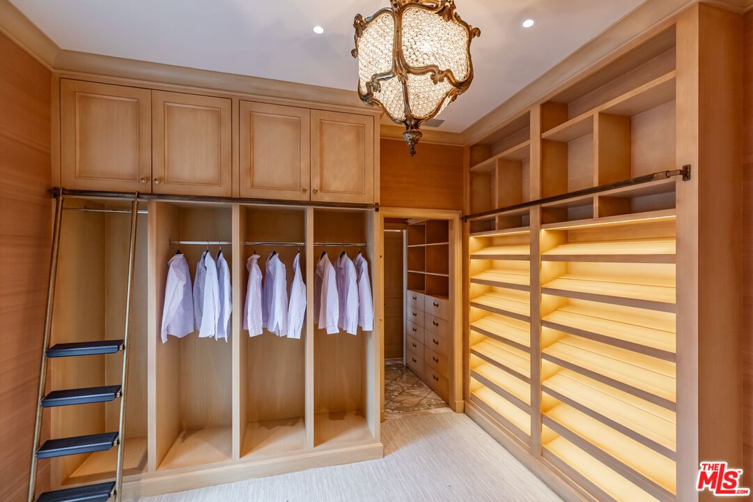 10911 Chalon Road Los Angeles, CA 90077 - Photo 27 of 43