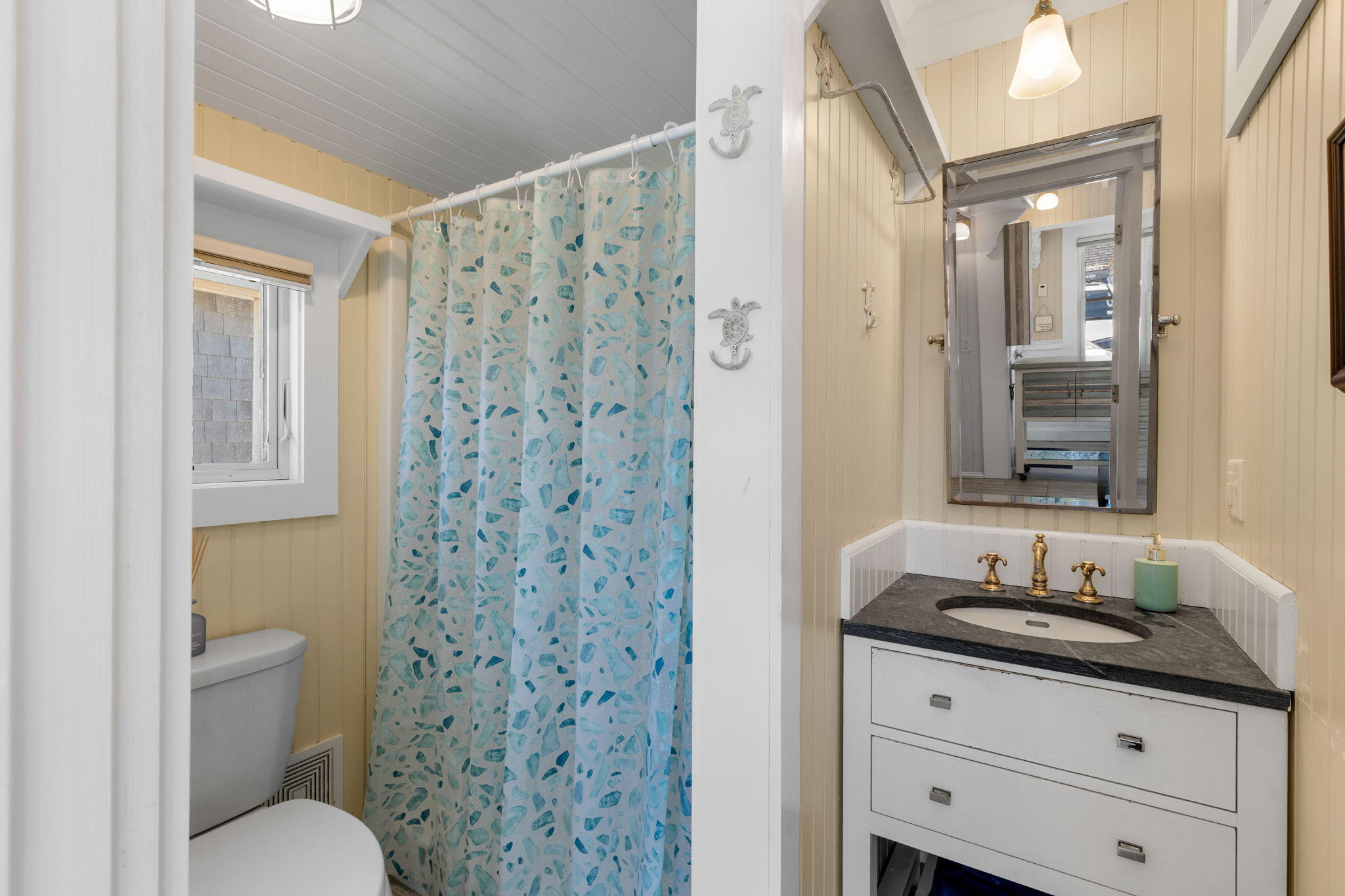 522 Shore Road, Unit 17 Truro, MA 02666 - Photo 10 of 20 16-web-or-mls-522-shore-rd-17