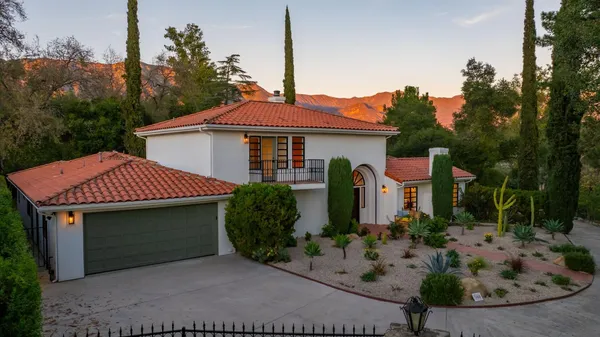 $2,950,000 | 300 West Santa Ana Street, Ojai, CA 93023
