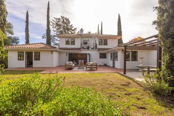 $2,950,000 | 300 West Santa Ana Street, Ojai, CA 93023