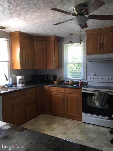7423 Bay Front Road Baltimore, MD 21219 - Photo 2 of 21 Kitchen