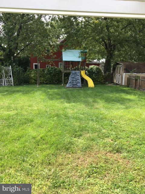 7423 Bay Front Road Baltimore, MD 21219 - Photo 18 of 21 Exterior (Rear)
