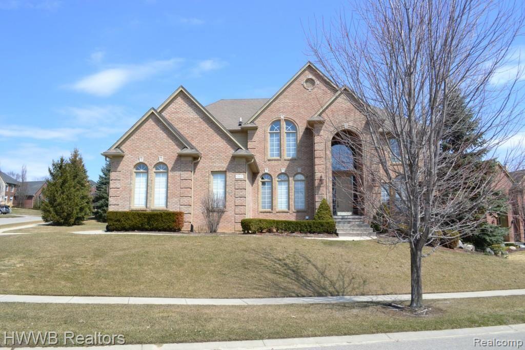 1363 Sunview Court Rochester, MI 48307 - Photo 1 of 29 01-Front (2).jpg