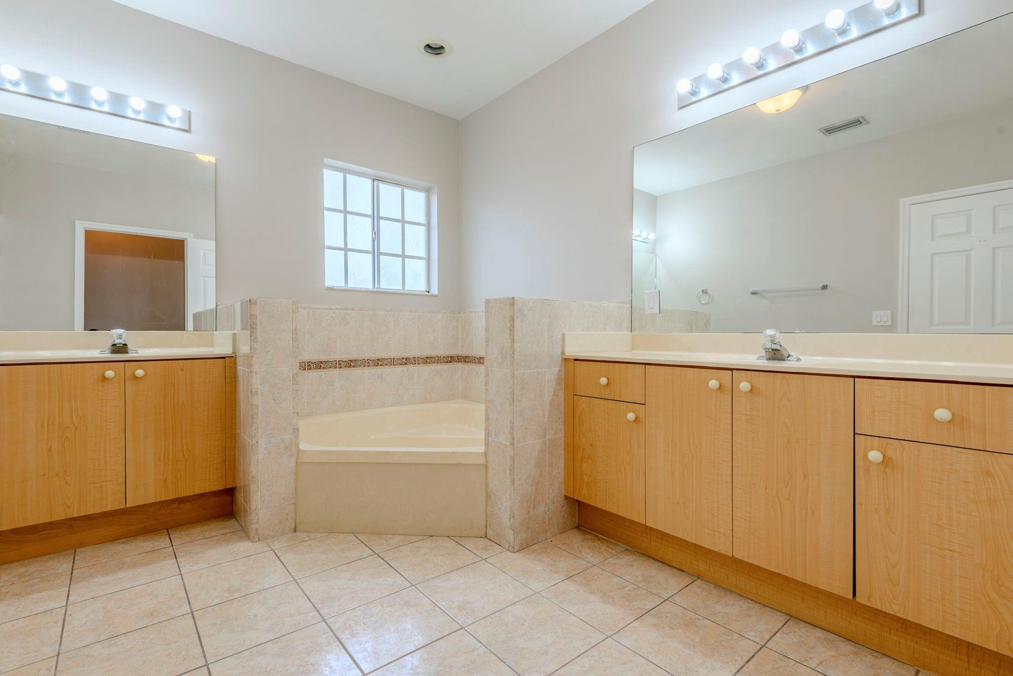 14772 Southwest 161st Place Miami, FL 33196 - Photo 22 of 50 Photo 22