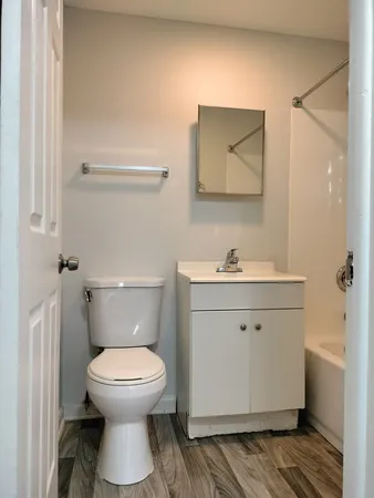 $1,490 | 7910 South Muskegon Avenue, Unit 3, Chicago, IL 60617