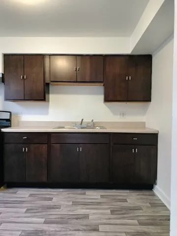 $1,490 | 7910 South Muskegon Avenue, Unit 3, Chicago, IL 60617