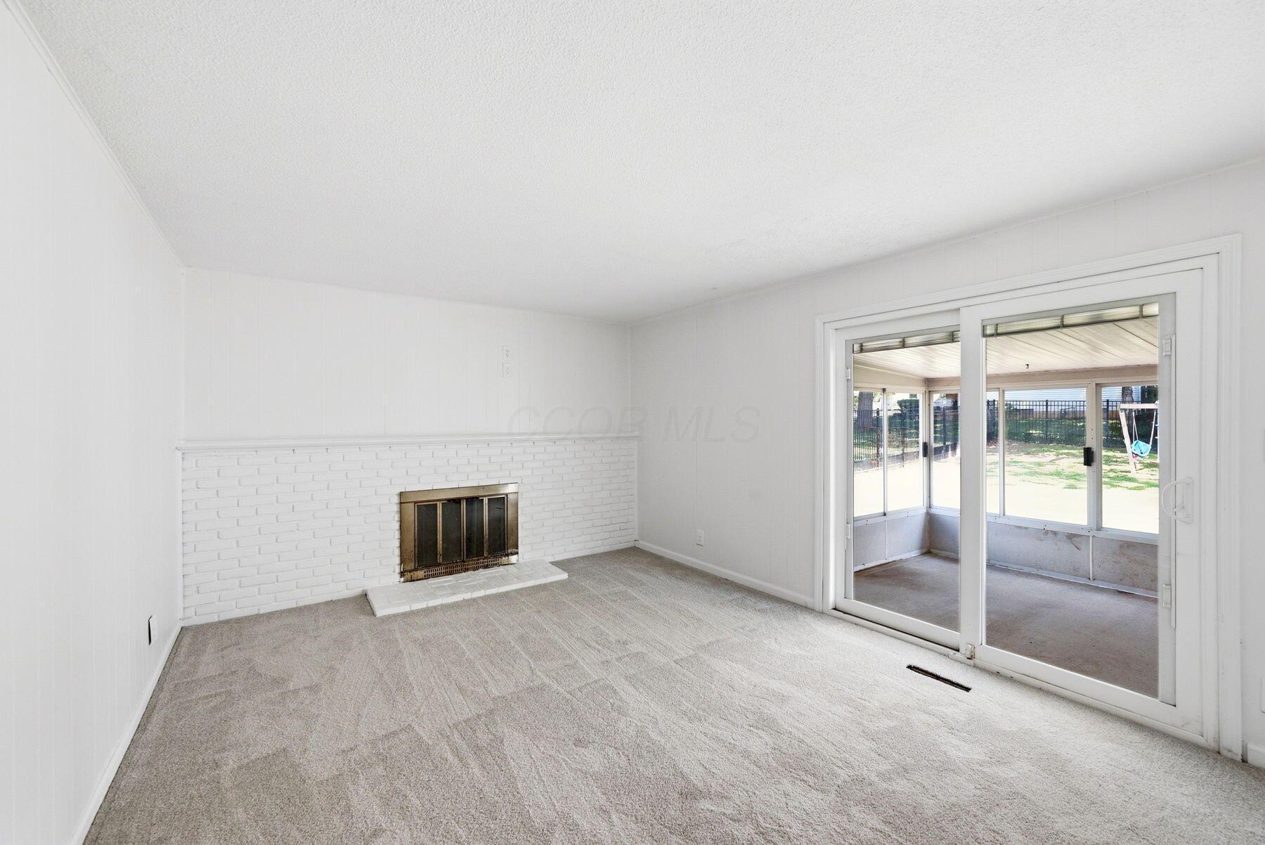 180 Landover Road Columbus, OH 43230 - Photo 33 of 60 1st floor family room