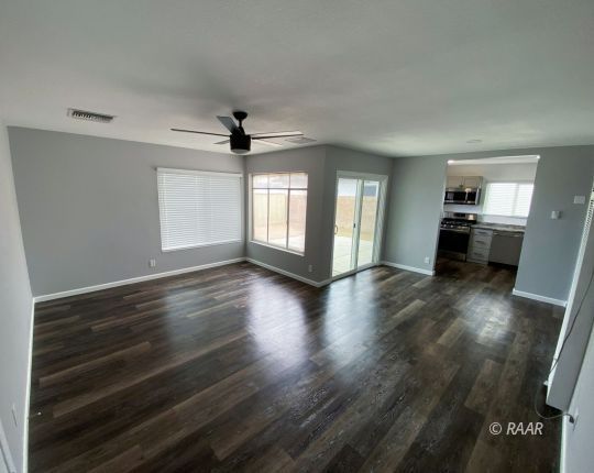 208 North Florence Street Ridgecrest, CA 93555 - Photo 4 of 33