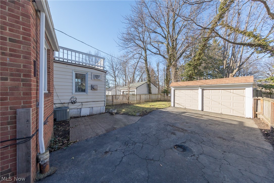 3553 Radcliffe Road Cleveland Heights, OH 44121 - Photo 32 of 35